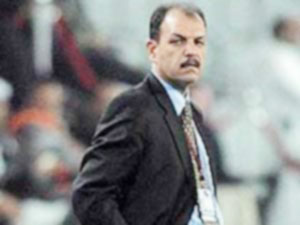 أندية سعودية لا تسمح لثلاثة من محترفي المنتخب الوطني الالتحاق به