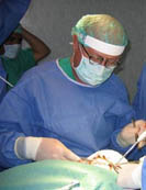 إخلاء سبيل طبيب مشهور بكفالة بعد اتهامه بارتكاب خطأ طبي