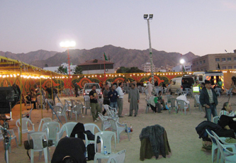 "شريان الحياة" تضرب عن الطعام لحين دخول الأراضي المصرية