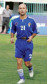 الحسين يختبر أفارقة وسمارة يغيب أسبوعين وخانكان مطالب بتقرير مفصل