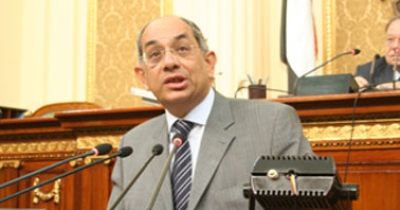 صحف مصرية..وزير يسب الدين في مجلس الشعب وآخر يقول " بلا قومية بلا بتاع"