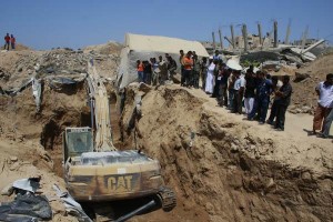 استمع إلى أغنية الموسم في غزة.. "الجدار الفولاذي.. ارحمونا يا مصريين"!