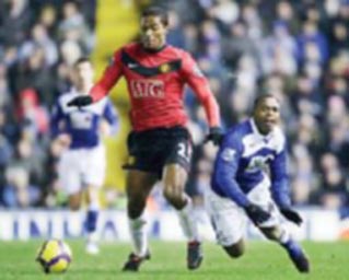 برمنغهام يعطف على اليونايتد وروزيكي ينقذ ارسنال من الهزيمة