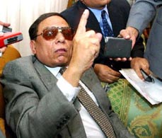 عادل إمام: حماس وراء زيادة الحقد والغل ضد مصر