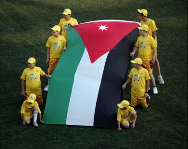 دعوة محترفي المنتخب الكروي استعدادا للقاء سنغافورة المصيري