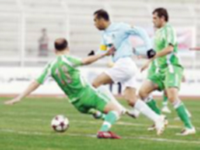 الفيصلي يغلب اتحاد الرمثا بالثلاثة ويسترد الصدارة والكرمل يعبر من الرمثا بهدفين