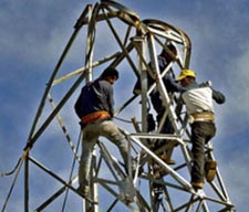 4 ملايين دينار خسائر شركة الكهرباء الوطنية نتيجة انهيار أبراج نقل الطاقة جنوب المملكة