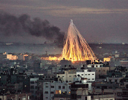 الاحتلال يقر باستخدام الفوسفور الأبيض بغزة.. وتهديدات إسرائيلية بحرب مفتوحة مع سوريا