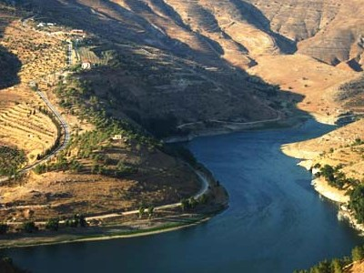 كميات الامطار والمياه المخزنة في السدود