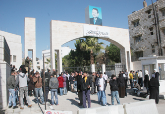 وزير التربية: لا عودة لمرحلة تصحيح دفاتر الامتحانات وعقوبات بحق المقصرين