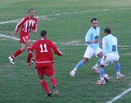 السوري عويد يقود القمة.. نقل لقاء الفيصلي وشباب الأردن إلى القويسمة