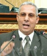 5 نواب من الحزب الحاكم المصري ينهلون بالضرب على نائب مستقل