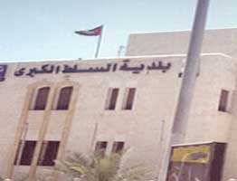 يمثلها 25 محاميا..دعوى قضائية ضد رئيس بلدية السلط بتهمة التشهير