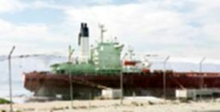 الإعلان عن نتائج التحقيق في حادثة التسرب الزيتي بالعقبة خلال يومين