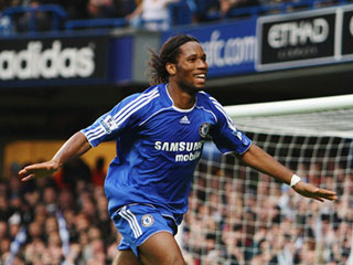 فوز تشيلسي وارسنال وهزيمة يونايتد في الدوري الانجليزي لكرة القدم