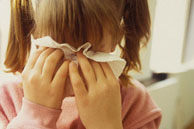 لتبولها على نفسها..زوجة أب تضرب ابنة زوجها حتى الموت