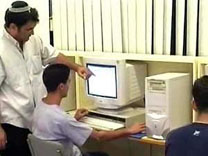 " معاريف " : موظفو مفاعل ديمونا يضربون عن العمل