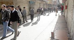 تجار في وسط البلد يغلقون محالهم احتجاجا على حملات تستهدف البسطات