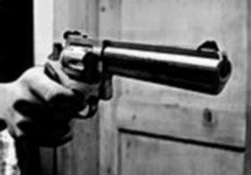 3 سنوات لقاتل طيار مقاتل في سلاح الجو الملكي أثناء سجوده في الصلاة