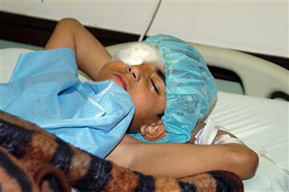 توقيع صك عطوة عشائرية بين عشيرتي المعلم والتلميذ المصاب