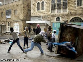 إصابة أكثر من 20 فلسطينيا على أيدي قوات الاحتلال