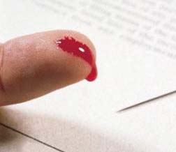 حملة دم الفقراء: تبرير وزارة الصحة غير مقنع..وتطالب بالتراجع عن القرار