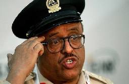 خلفان يسخر من الموساد: نستطيع أن نرسل لهم من يعلمهم كيف يتنكرون