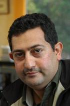 ياسر أبوهلالة.. مصلحة الوطن أعلى وأسمى من المصالح الشخصية