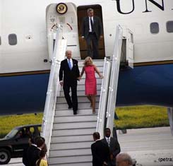 نائب الرئيس الأميركي يصل إلى عمان