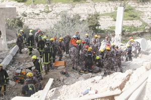 لجنة التحقيق تعاين 13 عمارة لصاحب بناية وادي السير