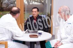 فيديو وأول صور للرئيس مبارك بعد إجراء العملية الجراحية