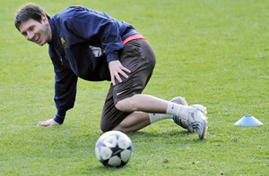 ميسي يحصل على حماية تحكيمية أكبر من كريستيانو