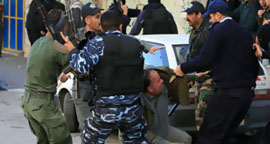 السلطة تحذر عبد القادر بعد أن اتهمها بمنع المظاهرات الداعمة للقدس في الضفة