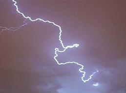 طقس بارد وماطر غدا وبارد نسبيا الجمعة والسبت