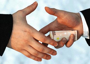 القبض على مسؤول إرتشى 12 الف دينار من جمعية تعاونية