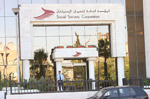 ربط الرواتب التقاعدية بالتضخم وتوسيع قاعدة الاستثناءات وتطبيق تأمينات جديدة