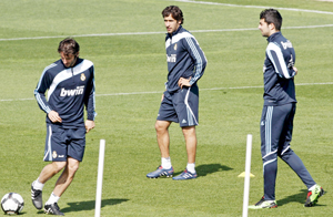 ريال مدريد وبرشلونة مرشحان لمواصلة الشراكة في الصدارة