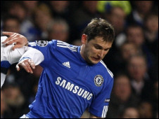 الإصابة تحرم تشيلسي من جهود إيفانوفيتش في صراعه على قمة الدوري