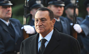 مبارك يغادر المستشفى الألماني متجها إلي شرم الشيخ