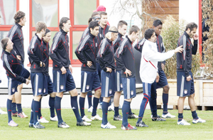 بايرن يتحدى مانشستر وقمة فرنسية بين ليون وبوردو