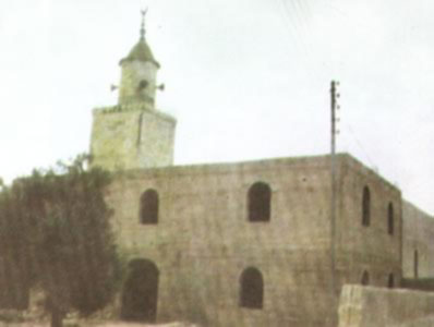 عجلون: أصحاب محلات تجارية يطالبون بتعويضات بعد هدمها في مشروع توسعة مسجد