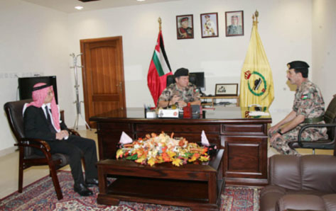 الملك وولي العهد يزوران قيادة فرقة الملك عبدالله الثاني المدرعة الثالثة