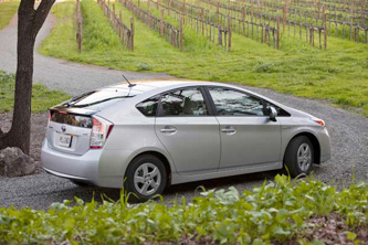 تجار ومواطنون: لماذا سمحت الحكومة بإدخال مركبات "الهايبرد" "السامة "?