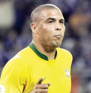 رونالدو يعترف بأنه لا يستحق اللعب مع البرازيل