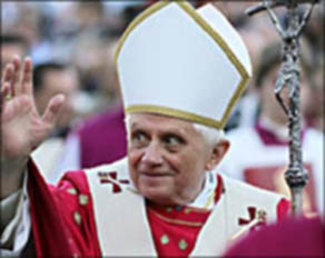 بتهمة ارتكاب جرائم ضد الإنسانية .. دعوات لاعتقال البابا أثناء زيارته لندن