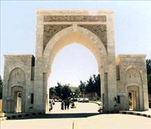 طلبة البلقاء التطبيقية يقدمون العزاء لعشائر عباد