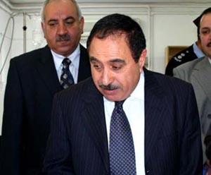 مرضى يشكون طول الفترة المحددة لمواعيد مراجعاتهم الطبية للمستشفيات العامة