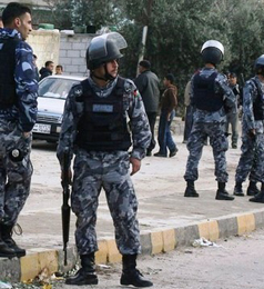 إصابة 5 أشخاص واحتراق منزلين في مشاجرة عشائرية بالكرك