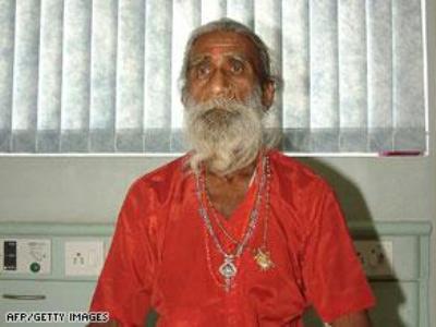 جزائري لم ينم منذ 22 عاما وهندي لم يأكل منذ 70 عاما