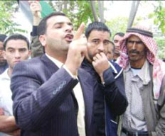 رفض تكفيل السنيد ونقله إلى زنزانة إنفرادية في مركز إصلاح وتأهيل السلط